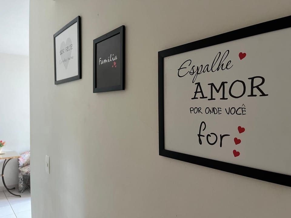Apartamento amplo a menos de 400 metros da praia localizado próximo a praça da Brunella, área nobre do Guarujá. Apartment in State of São Paulo
