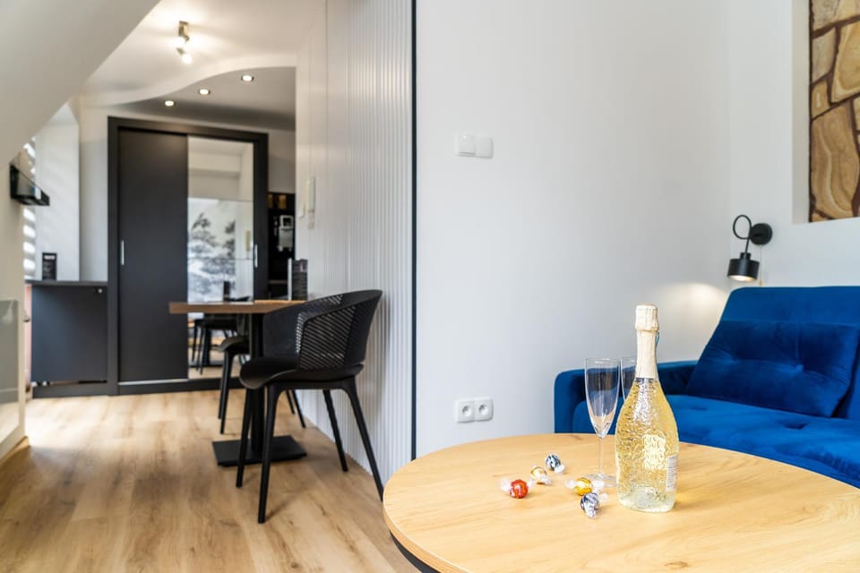 Living room, Dining area, Bedroom