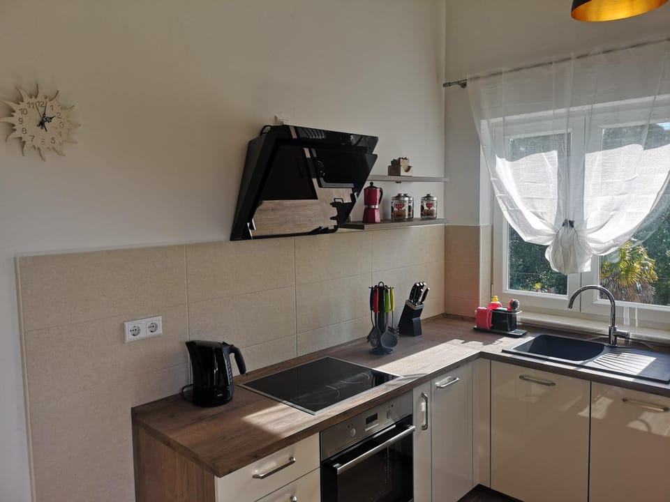 Coffee/tea facilities, pet friendly
