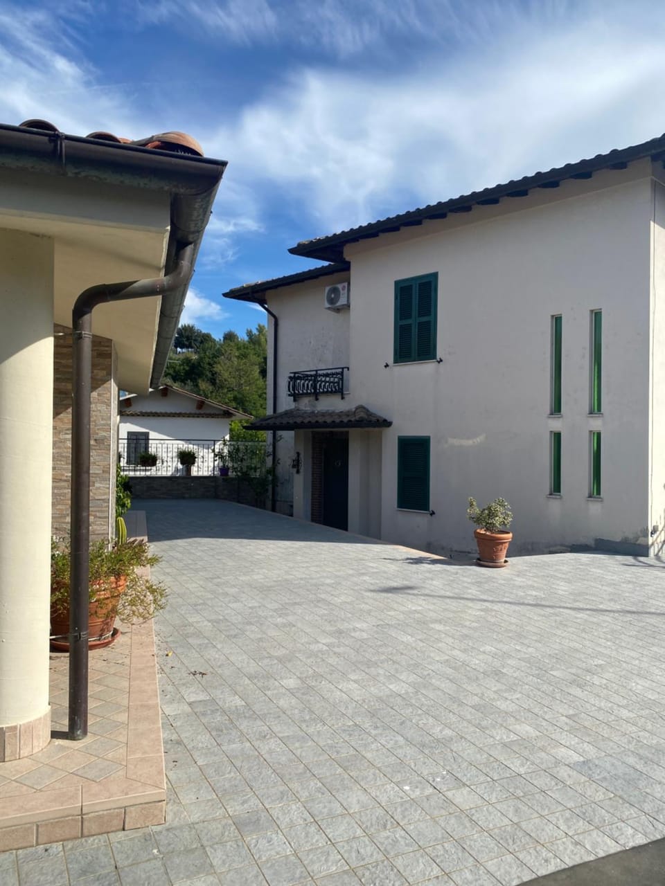 Property building, Facade/entrance, Day, Parking, air conditioner