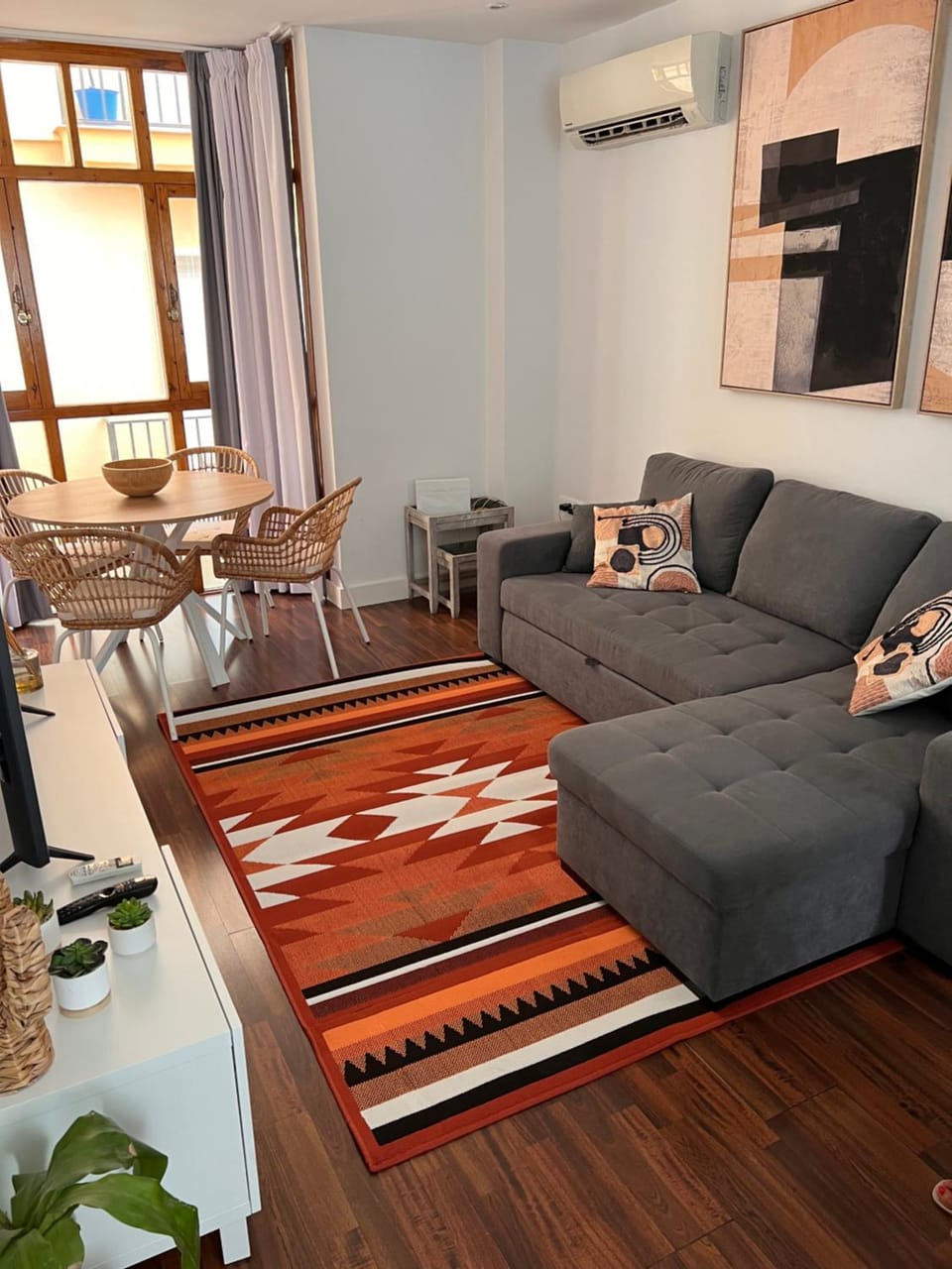 Living room, air conditioner