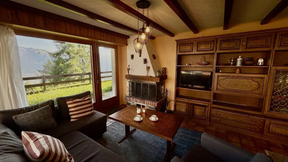 Communal lounge/ TV room, Living room