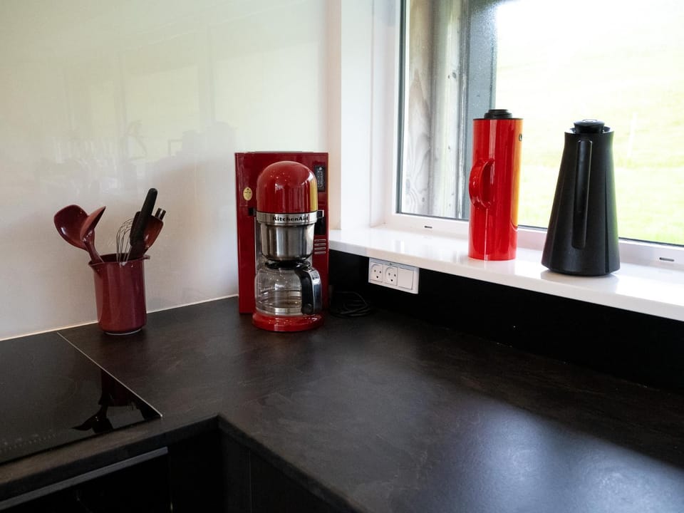Coffee/tea facilities, Kitchen or kitchenette
