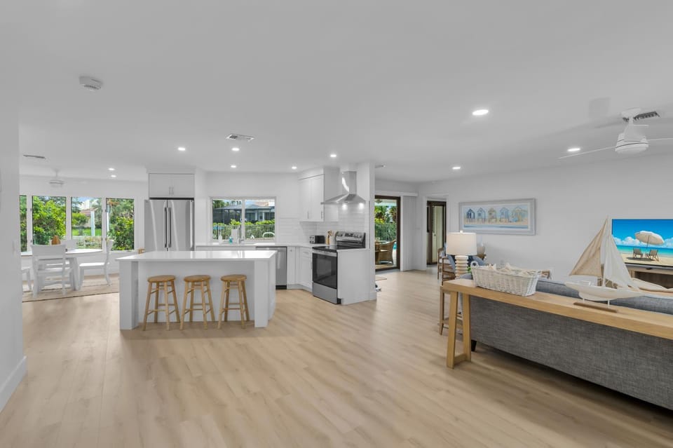 Recently Renovated Tigertail Beach Retreat House in Marco Island