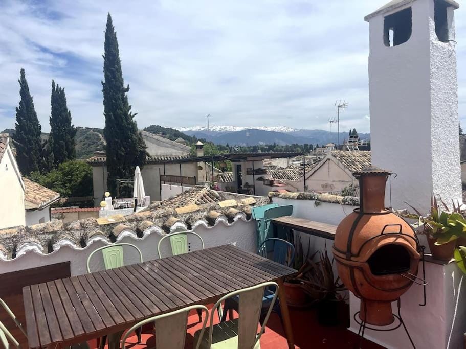 Cosy House, Sunny Terrace, Amazing Views & Outdoor Bathtub! House in Granada
