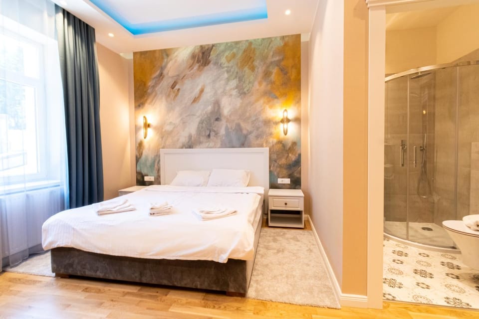 Bed, Bathroom, Bedroom