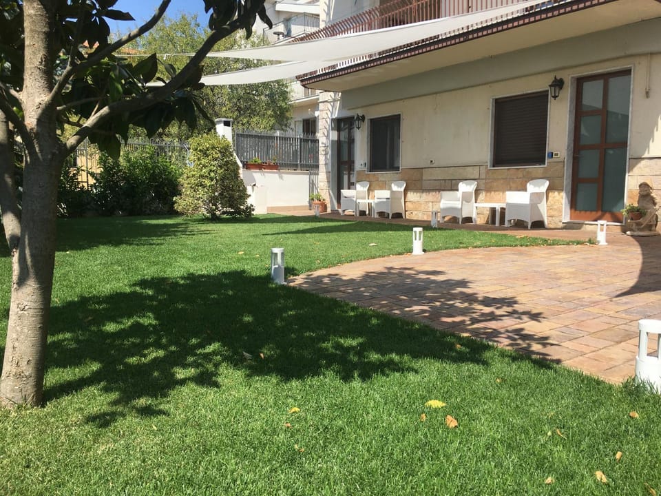 Property building, Facade/entrance, Garden view