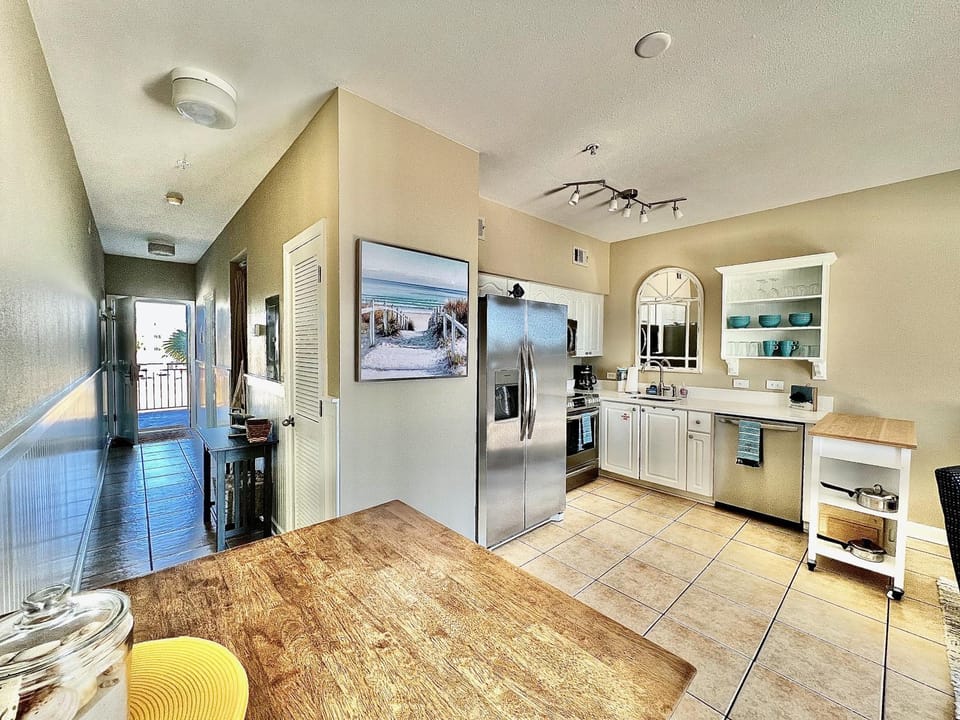Kitchen or kitchenette, Dining area, dishwasher, minibar, pet friendly, stove, toaster