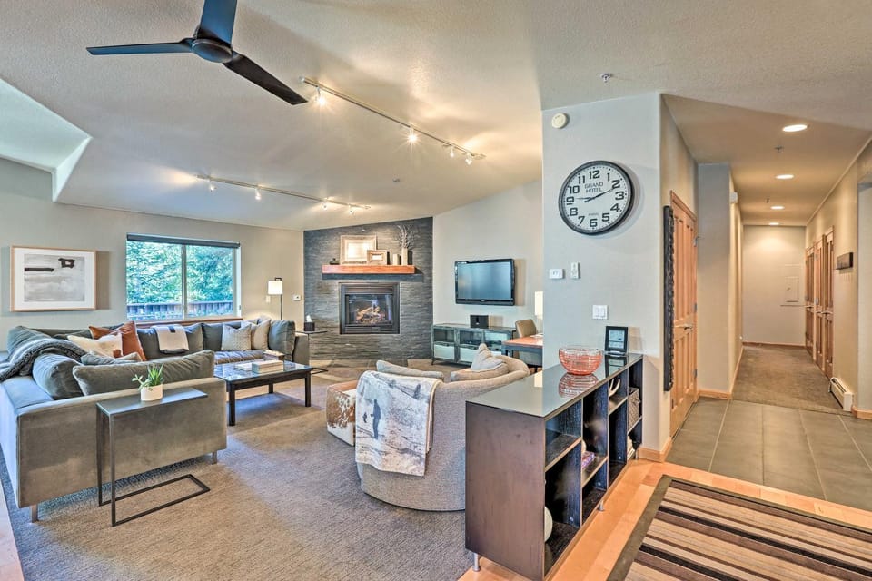 Walk to Main St: Frisco Condo w/ Furnished Deck House in Frisco