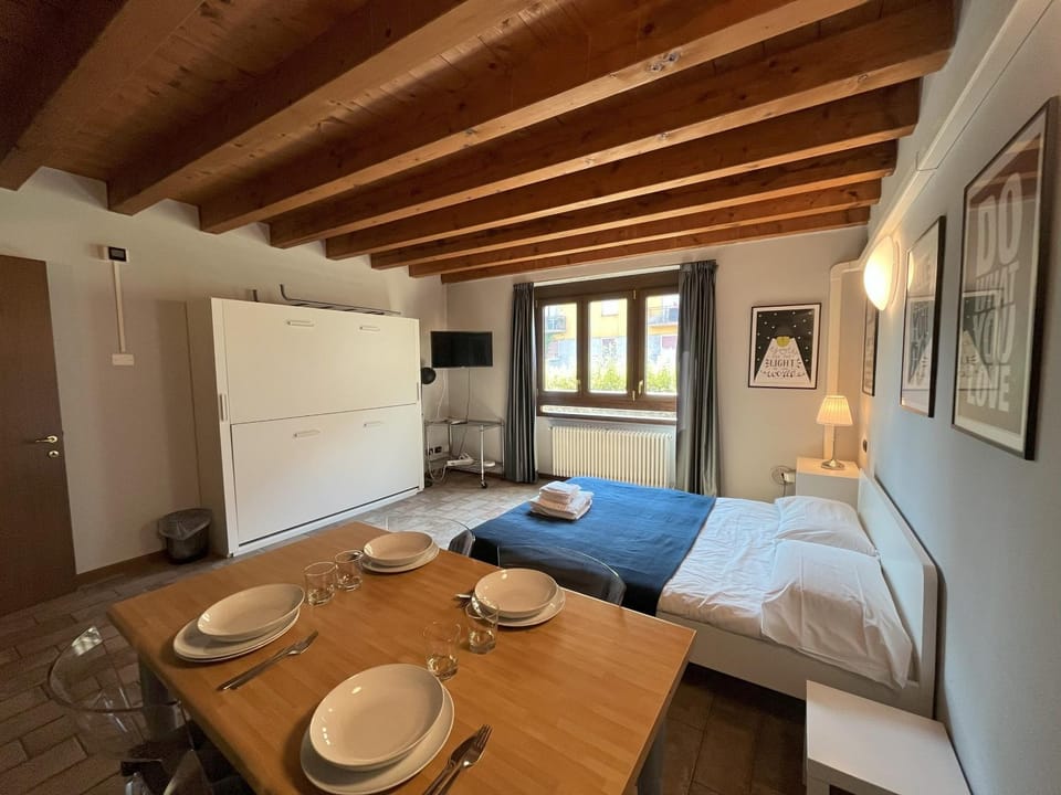 Living room, Dining area, Bedroom