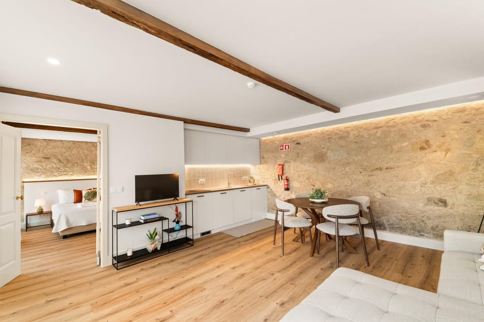 TV and multimedia, Kitchen or kitchenette, Living room, Dining area