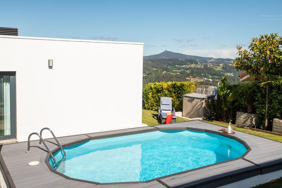 Natural landscape, Mountain view, Pool view, Swimming pool, sunbed