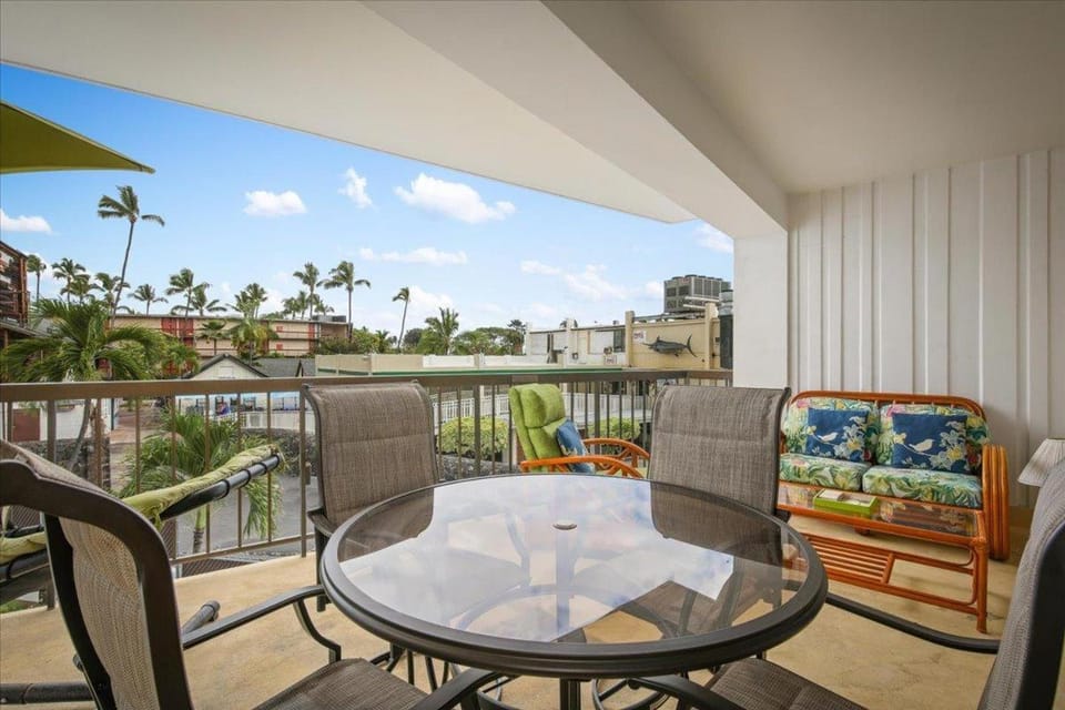 Kona Plaza 210 House in Holualoa