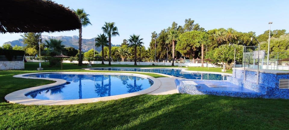 Property building, Balcony/Terrace, Swimming pool, Swimming pool, Swimming pool