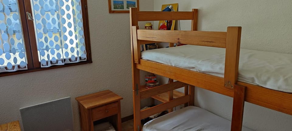 bunk bed