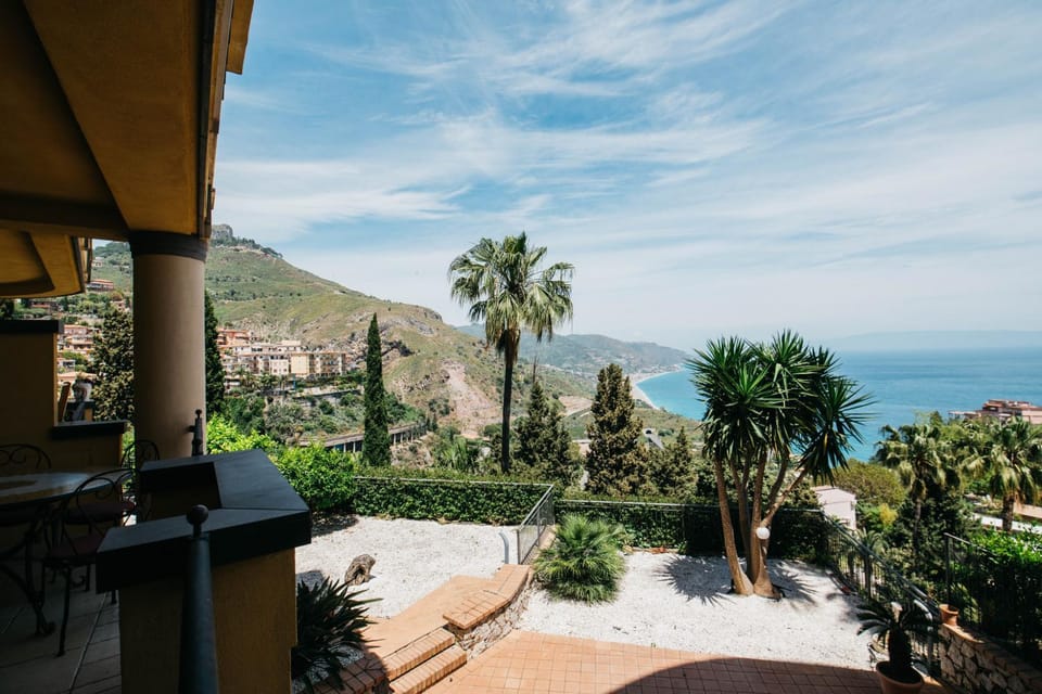 Day, Natural landscape, Balcony/Terrace, Sea view