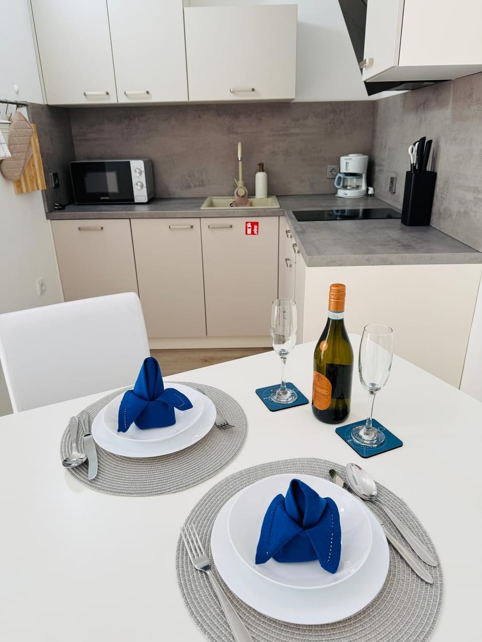 Kitchen or kitchenette, Dining area, kitchen