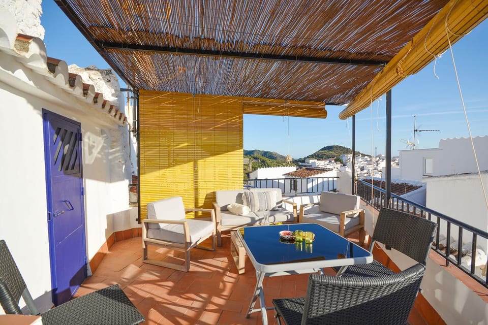Casa Rosario, Frigiliana Large Historic Townhouse with Amazing Roof terrace HansOnHoliday Rentals House in Frigiliana