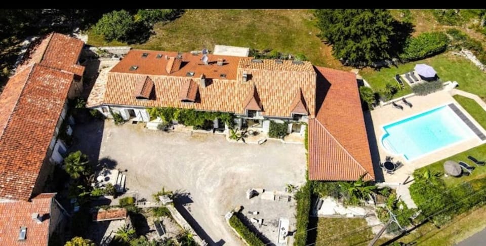 Property building, Natural landscape, Bird's eye view, Pool view, Swimming pool