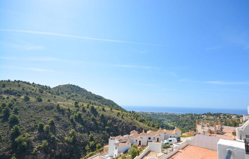 Apartamento la vista, Frigiliana 2 bedroom apartment with amazing views, pool and free private parking HansOnHoliday Rentals Apartment in Frigiliana