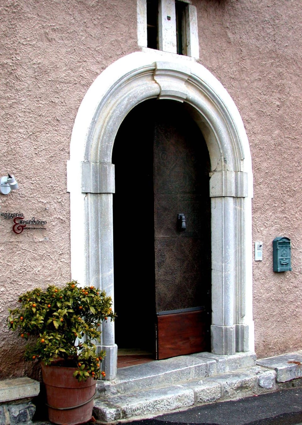 Facade/entrance, Internal: Not applicable to any particular room