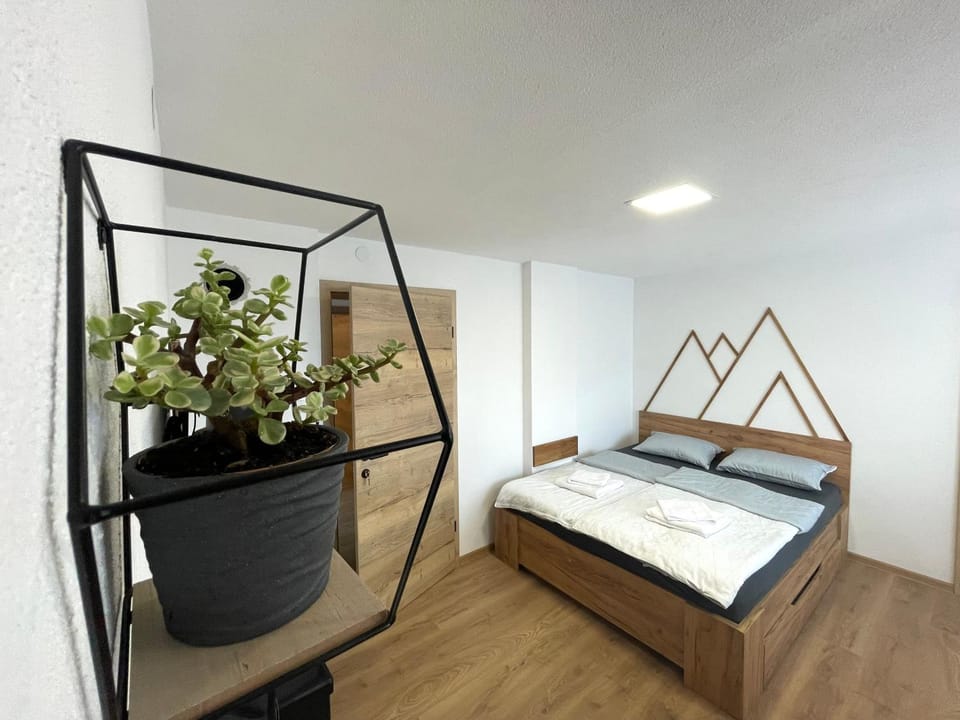 Bed, Photo of the whole room, Bedroom, heating, internet