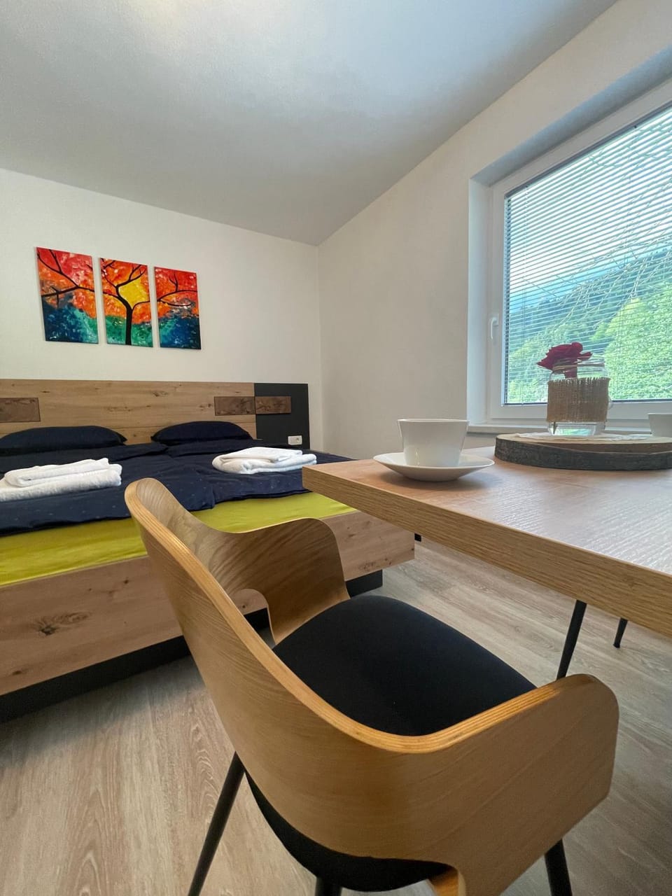Bed, Natural landscape, Photo of the whole room, Dining area, Bedroom, Mountain view