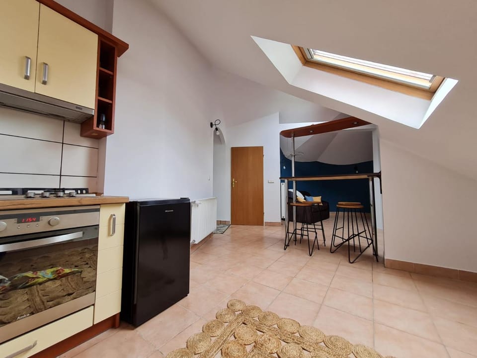 Communal lounge/ TV room, Kitchen or kitchenette, Dining area, Communal kitchen