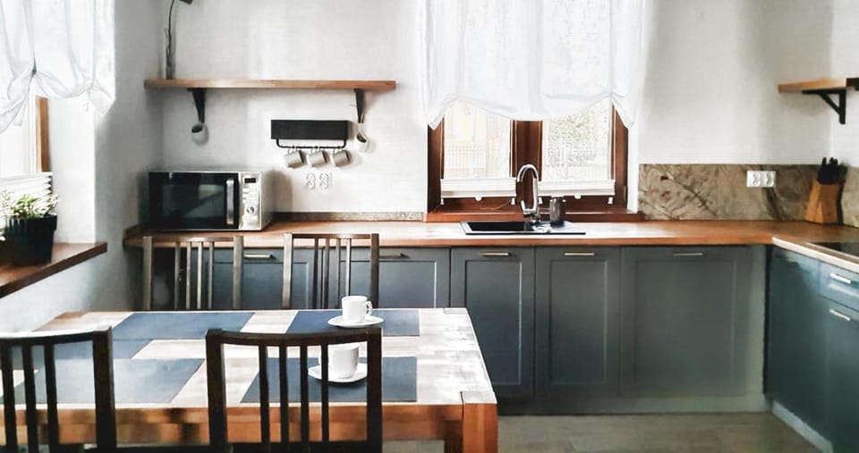 Willa Vita - Apartment z kominkiem i dużym tarasem, Sauna, Jacuzzi, Altana z Grill, z możliwością wynajmu dotakowych pokoi - Schönes Appartement mit Kamin und großer Terrasse, Sauna, Jacuzzi, Pavilion mit Grill und der Option zusätzliche Zimmer zu mieten Apartment in Pomeranian Voivodeship