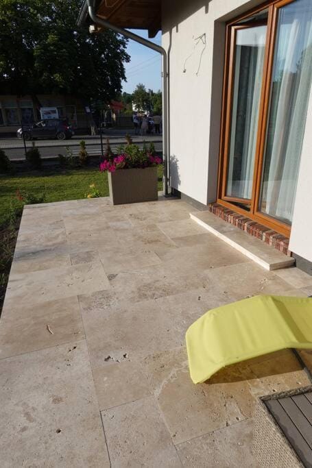 Willa Vita - Apartment z kominkiem i dużym tarasem, Sauna, Jacuzzi, Altana z Grill, z możliwością wynajmu dotakowych pokoi - Schönes Appartement mit Kamin und großer Terrasse, Sauna, Jacuzzi, Pavilion mit Grill und der Option zusätzliche Zimmer zu mieten Apartment in Pomeranian Voivodeship