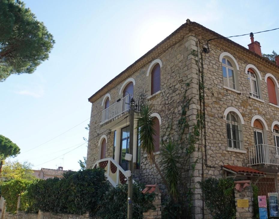 Superbe T3 moderne front de mer/ 2 Balcons 2 Chmbr Apartment in La Cadière-d'Azur