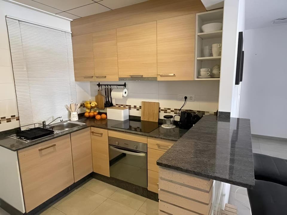 Coffee/tea facilities, Kitchen or kitchenette, dishwasher, minibar, oven, pet friendly, stove, toaster