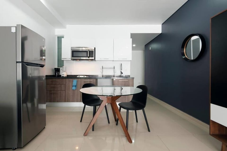 600 sq ft in trendy area, 150 BPS fiber optic Apartment in Mexico City