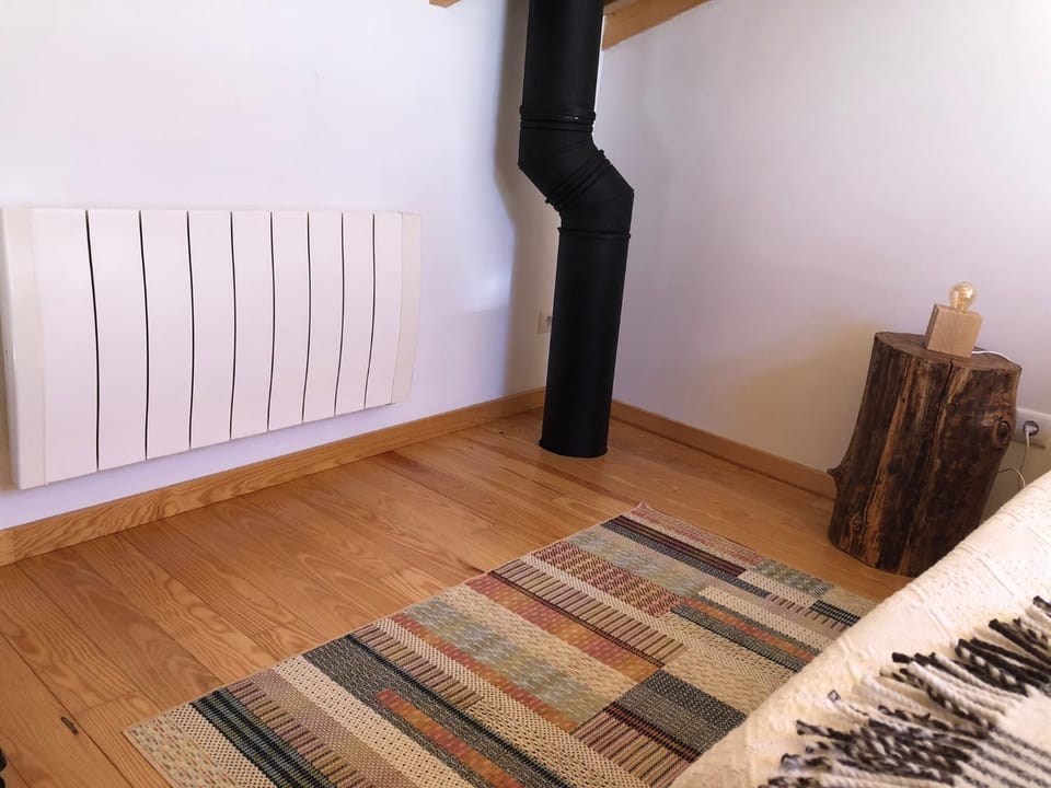 Bedroom, heating