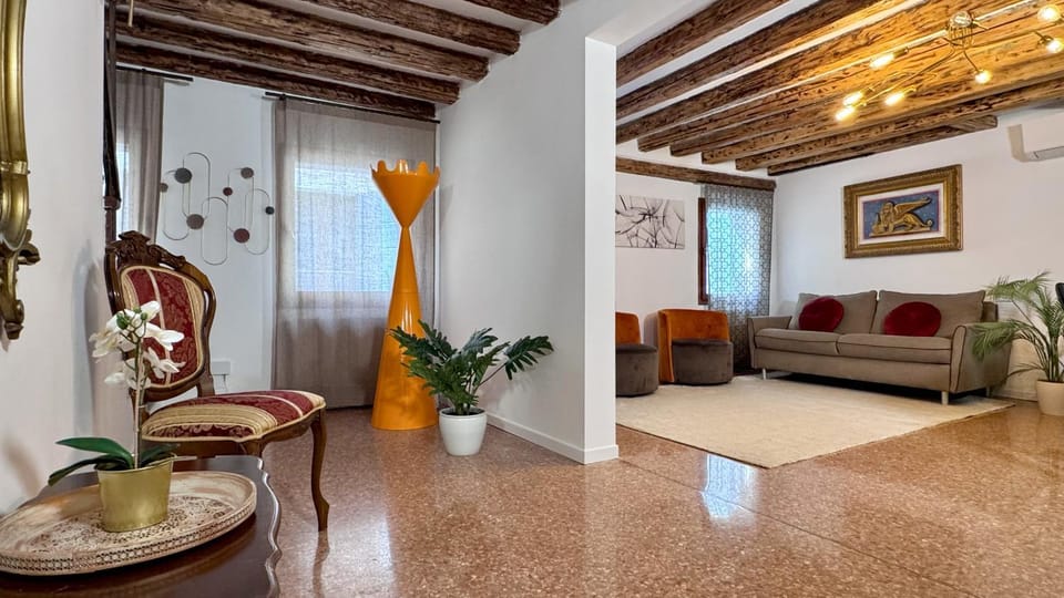 Communal lounge/ TV room, Living room