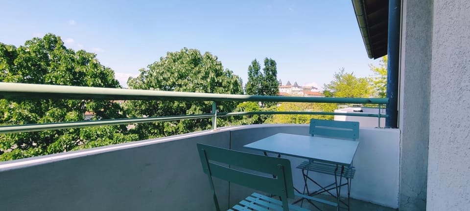 Property building, View (from property/room), Balcony/Terrace, Landmark view