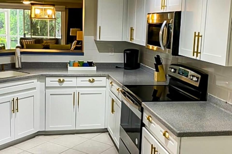 Wiggins Bay Sunny Retreat House in North Naples