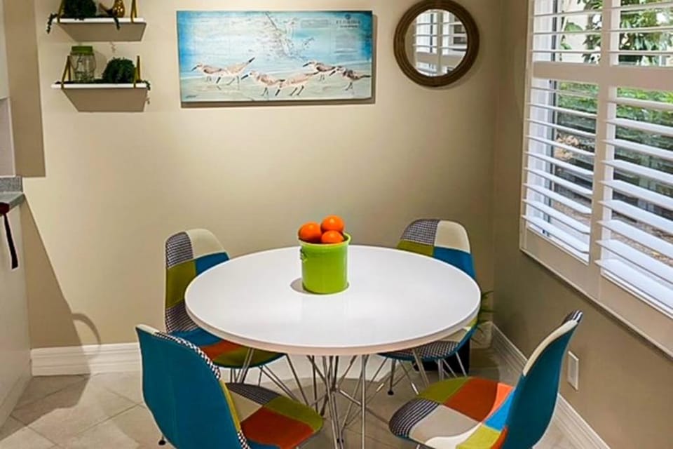 Wiggins Bay Sunny Retreat House in North Naples