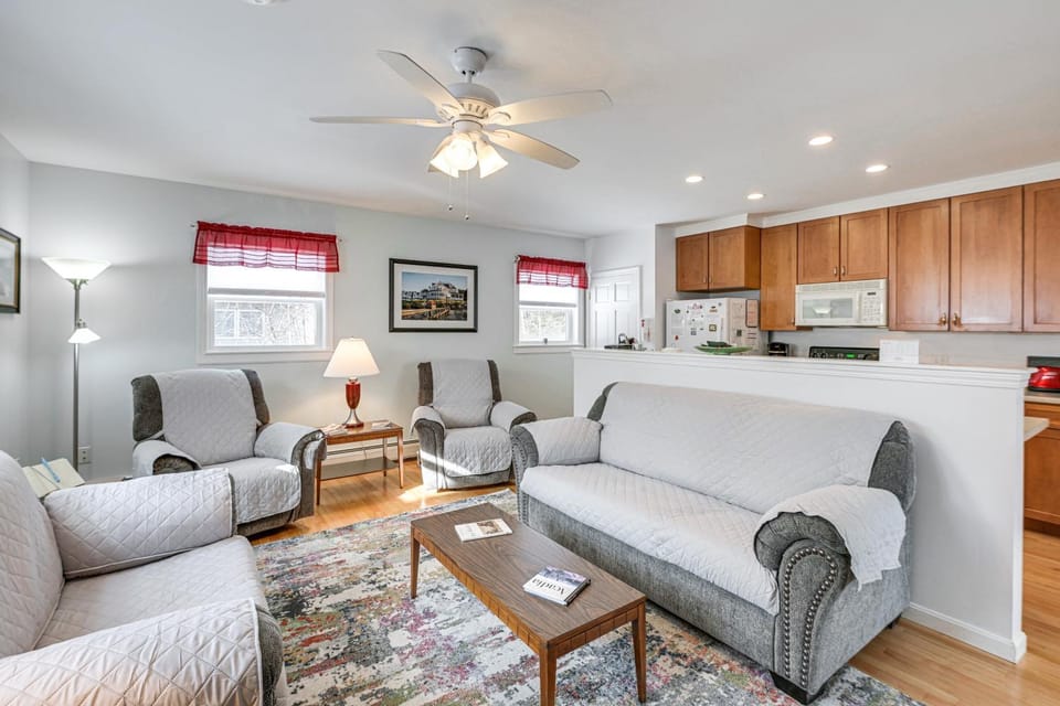 Unbeatable Downtown Location! Bar Harbor Apt House in Acadia National Park