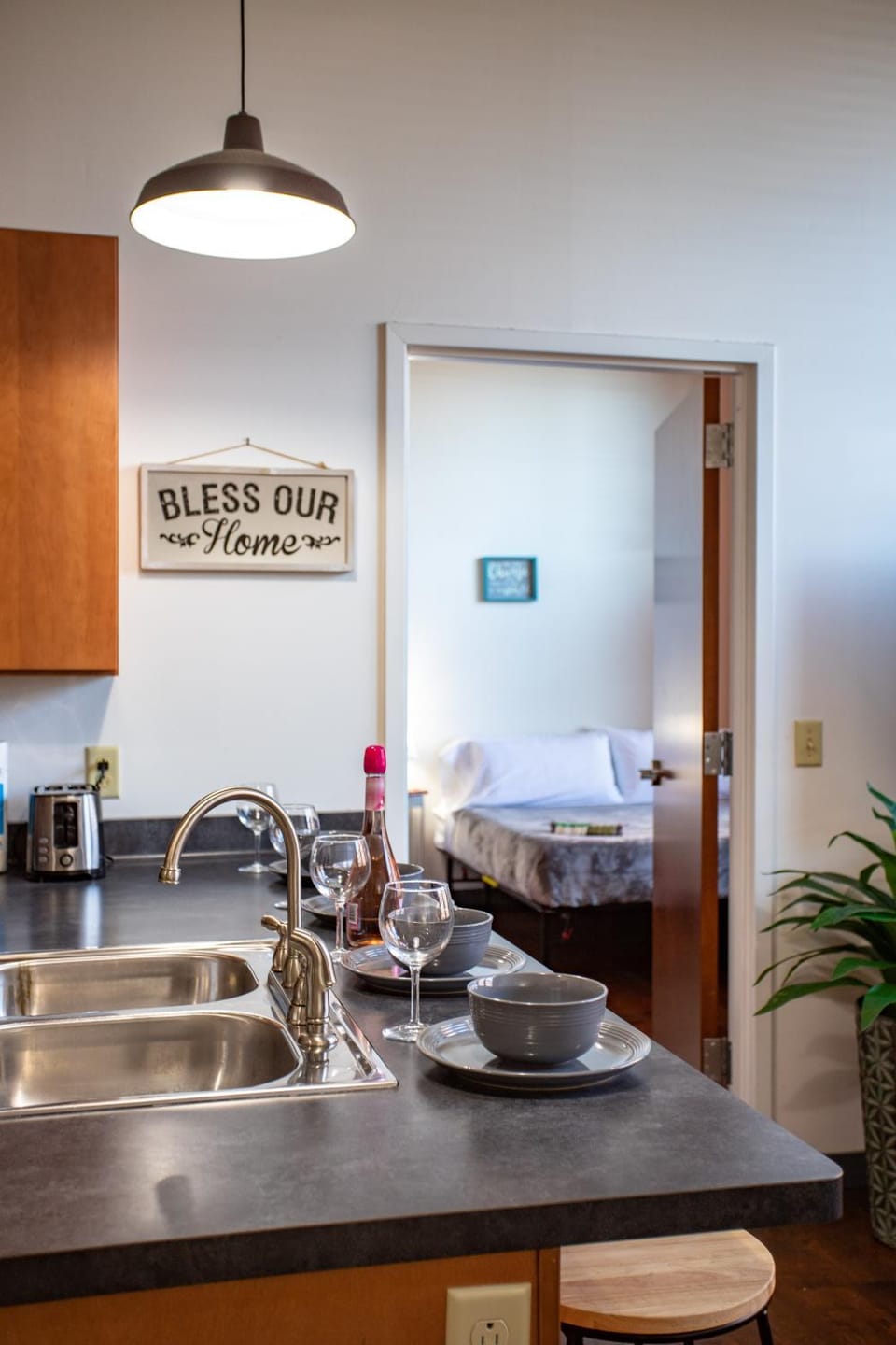Bedroom, kitchen, kitchen
