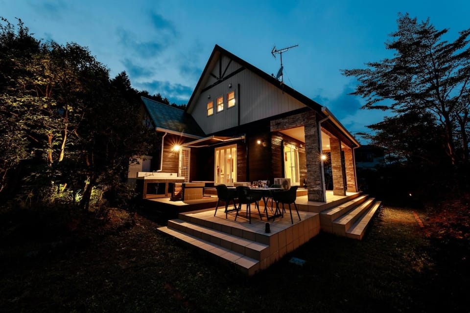 Property building, Garden, Balcony/Terrace