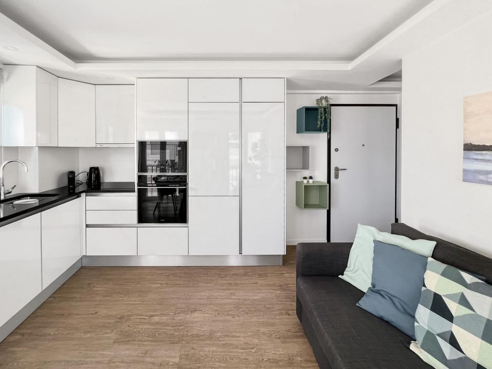 Kitchen or kitchenette, Living room