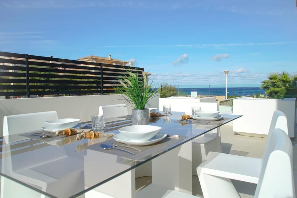 Off site, Day, Natural landscape, View (from property/room), Balcony/Terrace, Dining area, Sea view, Sea view