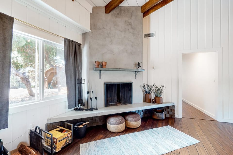 Golden Leaf Charmer House in Idyllwild-Pine Cove