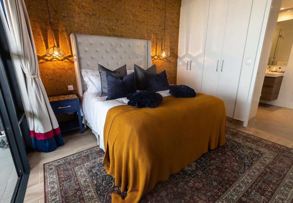 Photo of the whole room, Bedroom, wardrobe