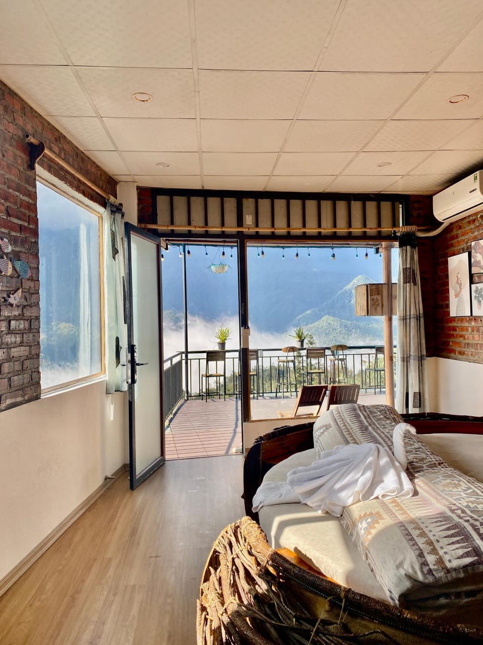 View (from property/room), Balcony/Terrace, Mountain view