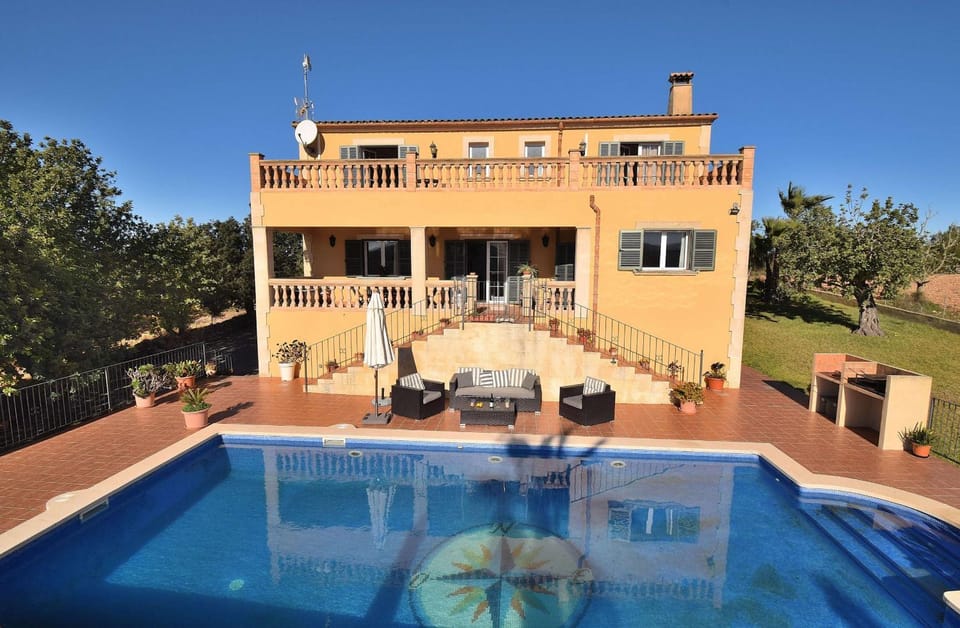 Property building, BBQ facilities, Garden, Balcony/Terrace, Pool view, Swimming pool