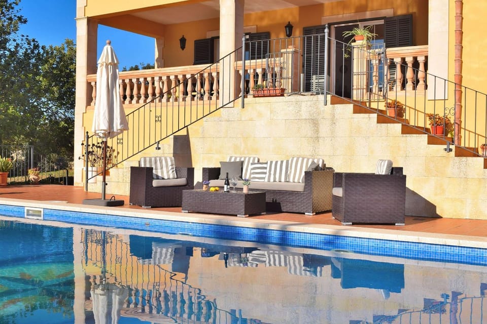 Property building, Facade/entrance, Off site, Balcony/Terrace, Swimming pool