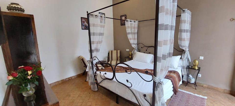 Bedroom, Pool view