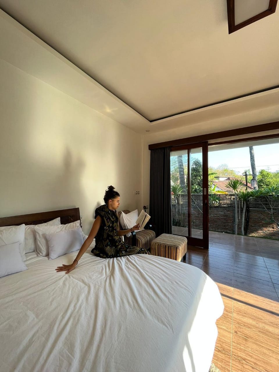 Bed, People, View (from property/room), Living room, Photo of the whole room, Bedroom